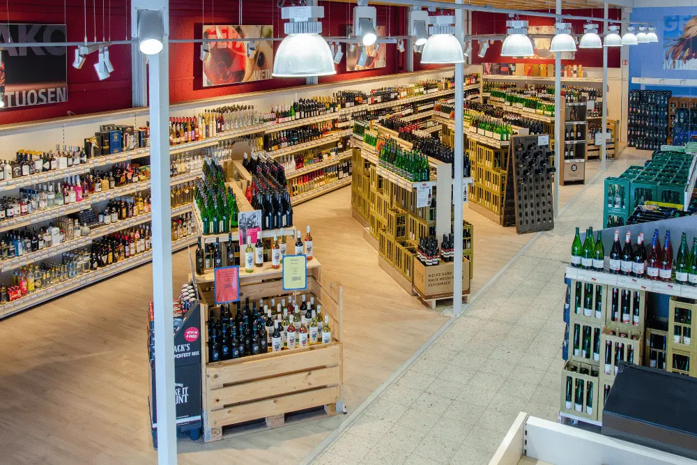 Wein und Spirituosen abteilung-min